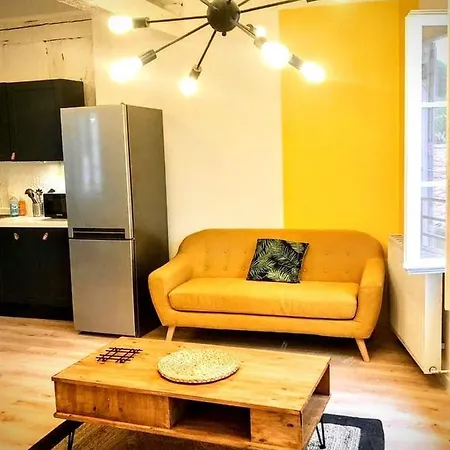 Daire Une Maison Design Dans Le Centre Foix